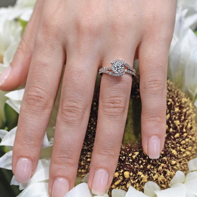 1 Carat Lab Diamond Ring Image 5