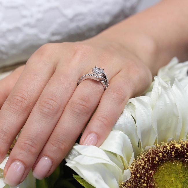 1 Carat Lab Diamond Ring Image 7